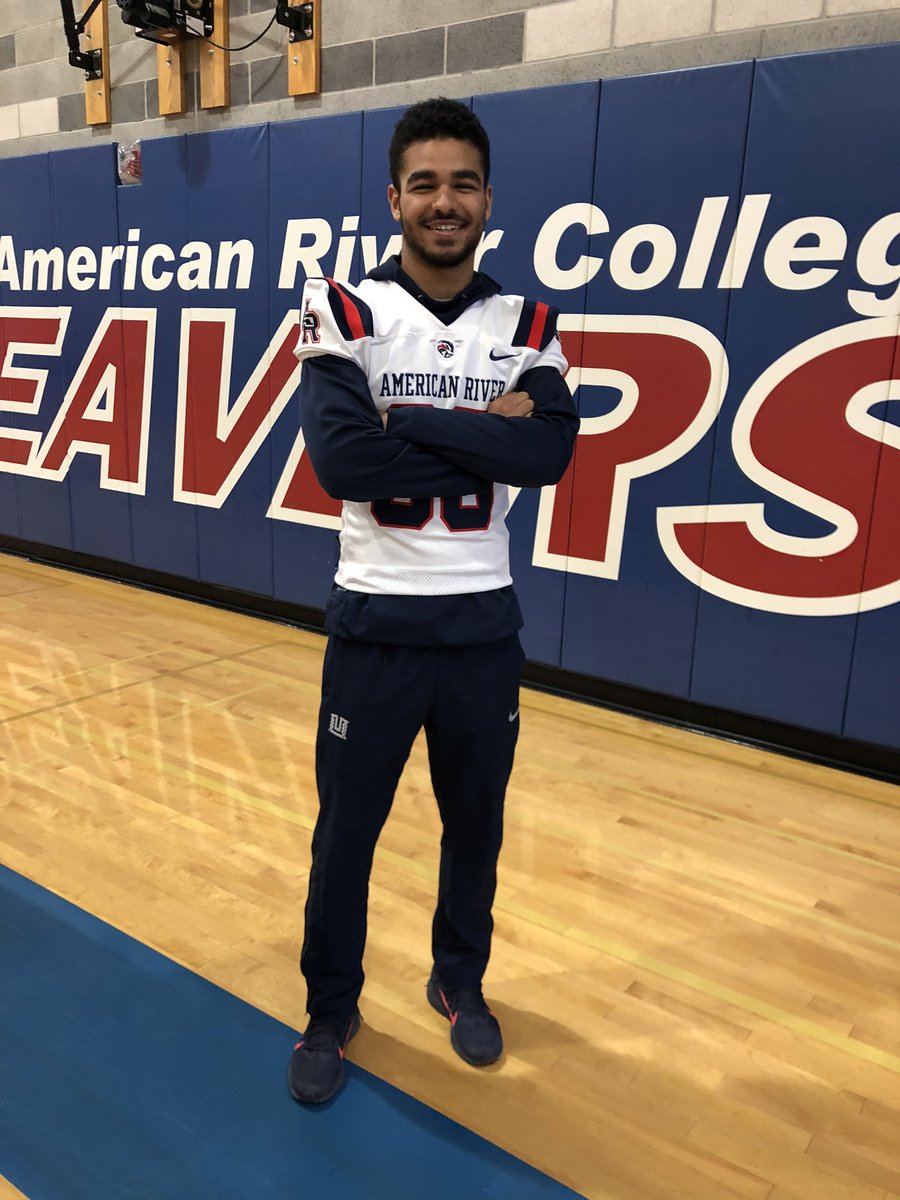 jamjomem's tweet photo. It’s Official! I want to thank all my family, coaches, and teammates for where I am today. Very excited for my next chapter at ARC! @Coach_Gomes @Coach_Ohout @ARCBeaverBall @CasaRobleFB #BeaverBall #BuiltBeaverTough #ARCFootball https://t.co/N6EMQNaWpq