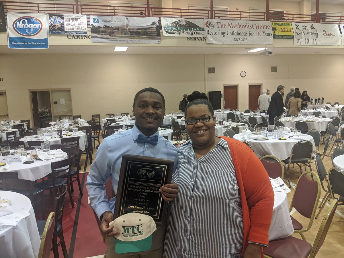 coachjocksample's tweet photo. Congratulations to Senior Christian Lane, one of the recipients of the Bobby Gene Sanders Memorial Scholarship from the Macon Touchdown Club! #BooksFirstBallSecond
#LeadershipScholarshipCitizenship https://t.co/Z3ez5RsMJQ