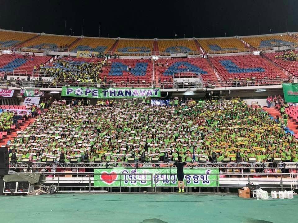 456pdpd456's tweet photo. เมื่อวานครบรอบ1ปีงานบอลช่องเป็นอีกงานของความทรงจำดีๆที่เรามาร่วมแรงร่วมใจกันมาทำpjทั้งpcและ #popearmy ประทับใจทุกๆคนมาก😍ความรักของเราและพป.ได้โอบกอดกันไว้แล้วนะคะและเราจะโอบกอดความรักแบบนี้ตลอดไป..พวกเรารักพี่โป๊ปนะ(มาช้าแต่มานะ)😆 #savefans #savepopezaap #allforyou #popezaap https://t.co/gukc5qDdsF