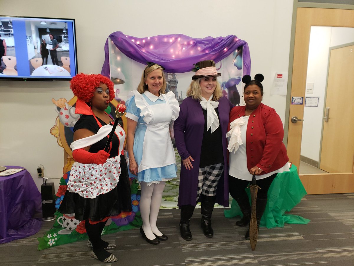 DarnishaLary1's tweet photo. Litcon 2020! Fun memories!!! @TisdScience; @tylerisdlearn; @TISDELAR612 https://t.co/VlsJWrcboG