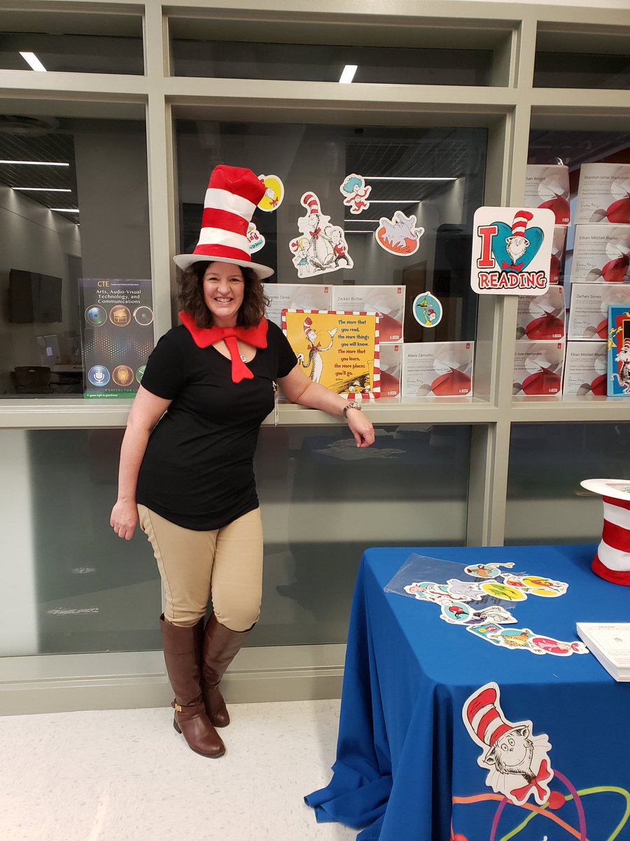 DarnishaLary1's tweet photo. Litcon 2020! Fun memories!!! @TisdScience; @tylerisdlearn; @TISDELAR612 https://t.co/VlsJWrcboG