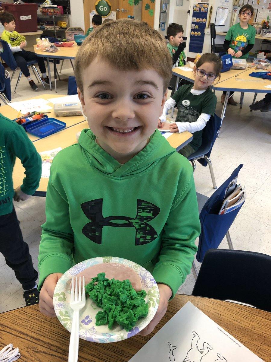 TuttonKinder's tweet photo. Happy Birthday Dr. Seuss! Yes we like green eggs and ham! Sam I am! #ReadAcrossAmericaDay @TuttonKinder @Nokobulldogs @SachemSchools https://t.co/wtnQcU7GlA