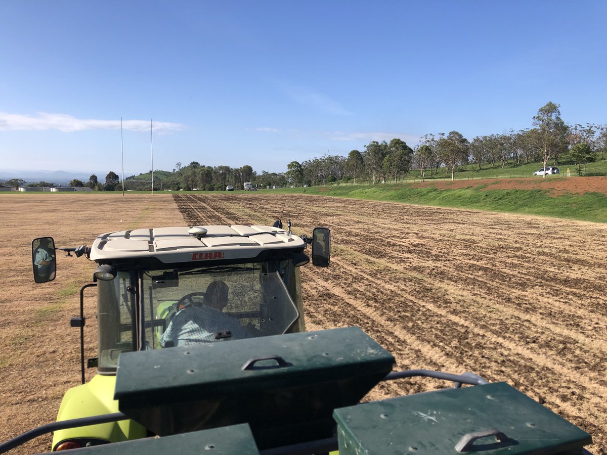 calrossy's tweet image. Weekend work @calrossy Joe Goldsworthy Oval thanks to our #PandF, @BASFAgro &amp;amp; AMPS Agri Business. Hopefully the @NSWWaratahs or @BlueBullsRugby will be able to test it out with the Calrossy First XV when they visit #TamworthNSW for the @SuperRugby. #calrossy #Calrossyrugby