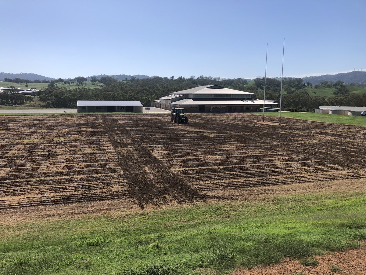calrossy's tweet image. Weekend work @calrossy Joe Goldsworthy Oval thanks to our #PandF, @BASFAgro &amp;amp; AMPS Agri Business. Hopefully the @NSWWaratahs or @BlueBullsRugby will be able to test it out with the Calrossy First XV when they visit #TamworthNSW for the @SuperRugby. #calrossy #Calrossyrugby