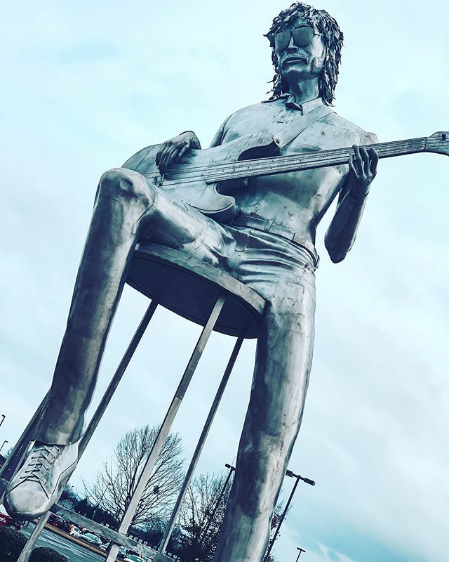 TotTradeInc's tweet photo. Hello Sweet Home Alabama. 
Where I was born. Where I was raised. Where I keep all my yesterdays.
.
.
.
#muscleshoals, #fame, #famerecordingstudios, #music, #musicman, #myhometown, #avalon, #musiccapitaloftheworld, #proud, #bornandraised, #mamashouse https://t.co/O0yWd8N8Ii https://t.co/9j8MBhjh2G