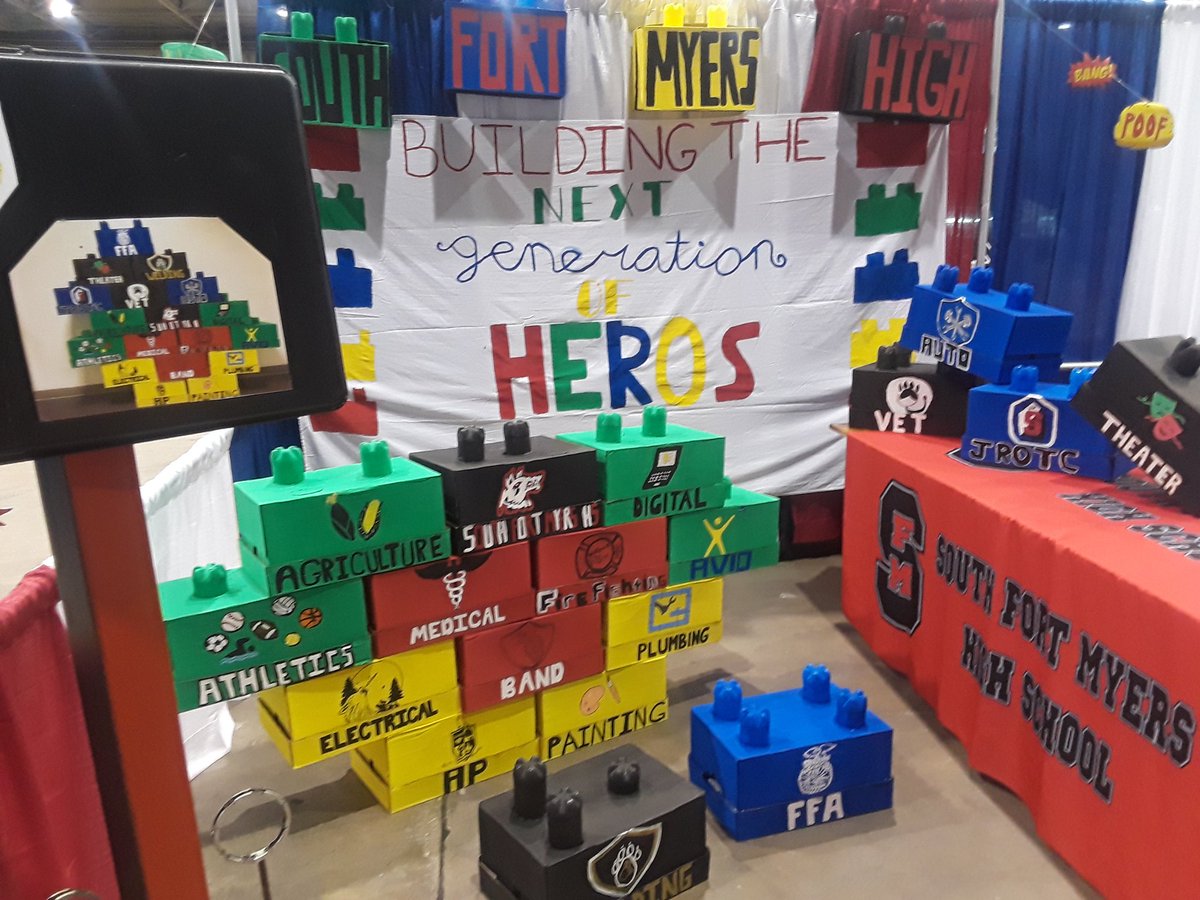 StaciDMac's tweet photo. Building a better tomorrow with this POWERFUL display representing  South Fort Myers...our Students are our Heros! @SouthFMHS https://t.co/AiEqg2kHmS