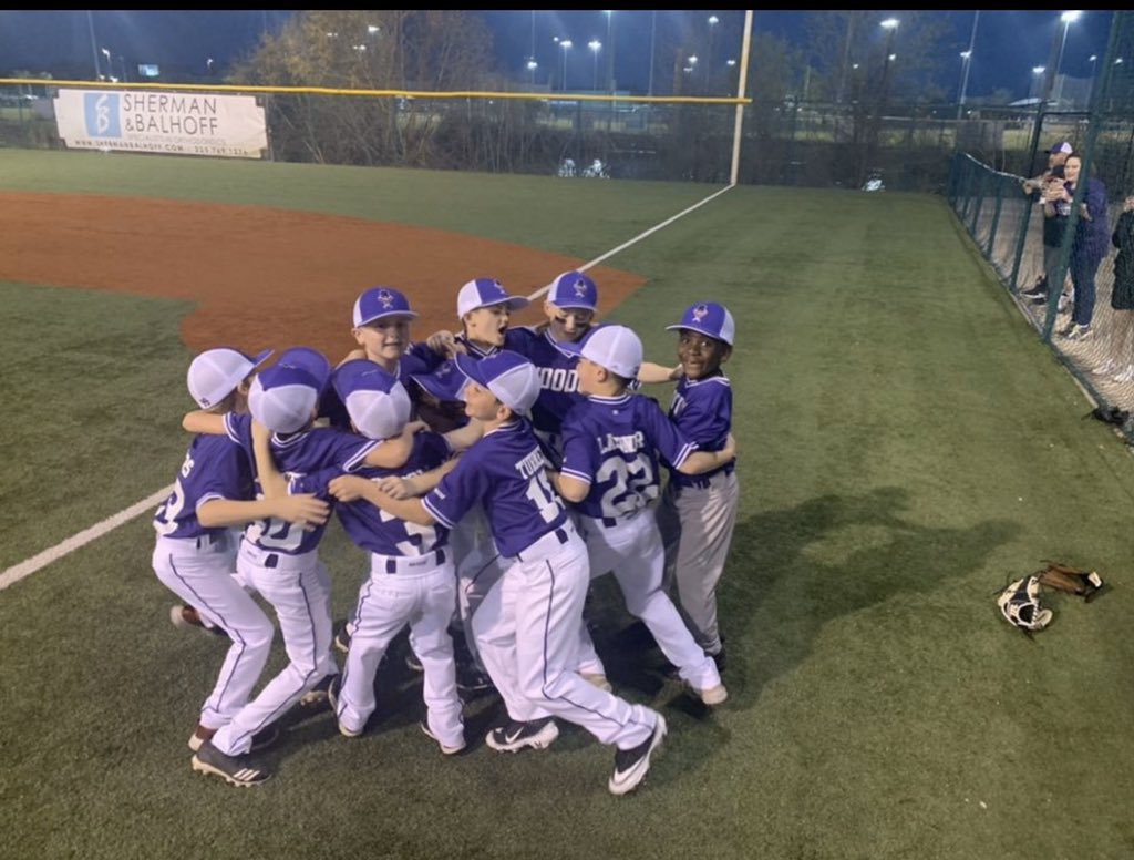 LAKnightsBR's tweet photo. 8U Voodoo Baseball-Pike wins their first league game tonight. Some 13U Big Buddies (Gavin Laird and Hayden Villar) in attendance cheering them on! @pike00 @justin_crawley @bayouben83 @LAKYouth #VoodooFamily #memories https://t.co/GzQbCqpvwx
