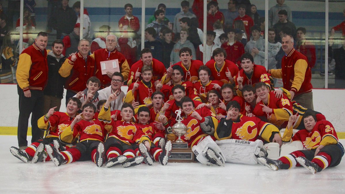 Geoff_Walter's tweet photo. The wait is over! A @cflyershockey championship five years in the making - congrats! #FlyersHockey https://t.co/RmOsI9yMyE