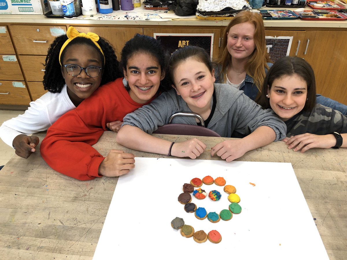 8th graders made cookie color wheels using vanilla frosting, food coloring, Nilla wafers. Students worked in groups to create the wheel plus 3 browns and a tint. This lesson is a fan favorite! #tmsrocks #hvartsed #hvrsd #artisfun
