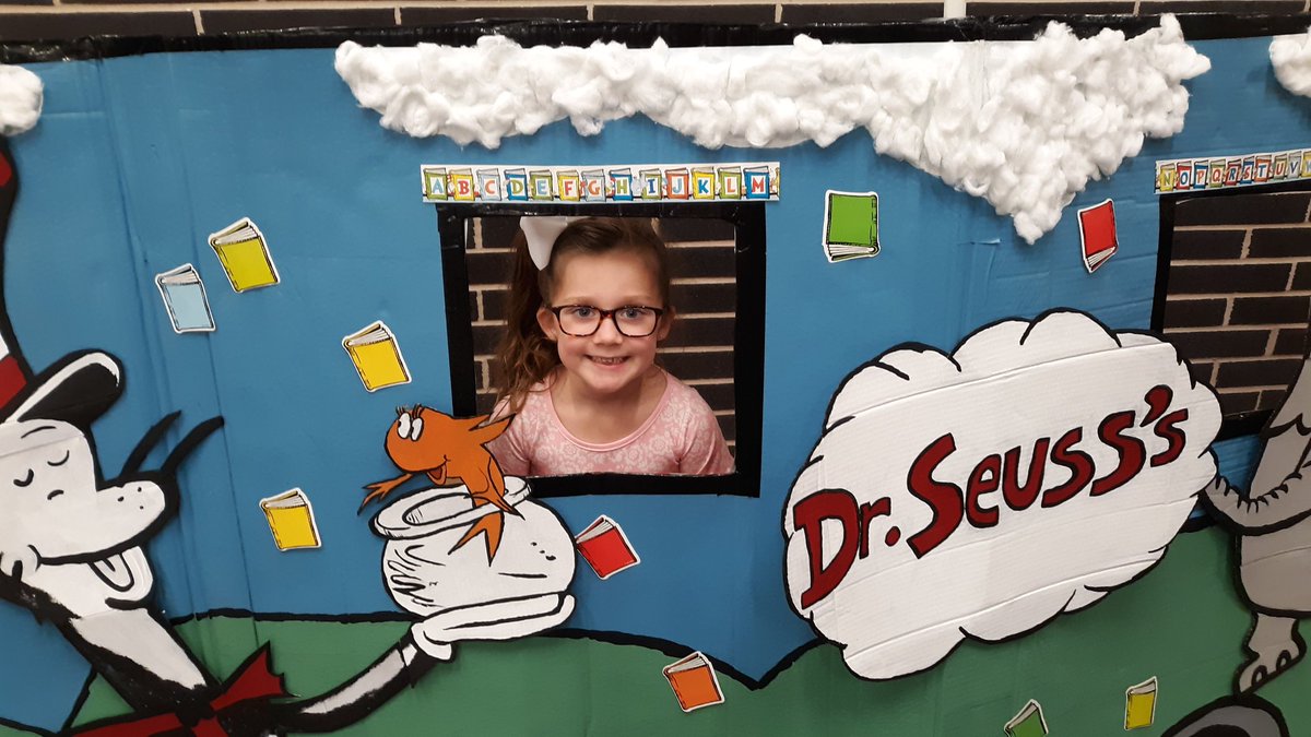 jsmiley1984's tweet photo. If you heard my daughter describe @tylerisd #litcon2020 you would have thought it was Disney Land! @TLRedRaiders @tylerisdlearn @EastTexCraw @KmpWalls @InspirePrincipl @nordin_nathan @RCW72_EDUC @kitawats @jeffus_donna https://t.co/MqUKPTFwMP