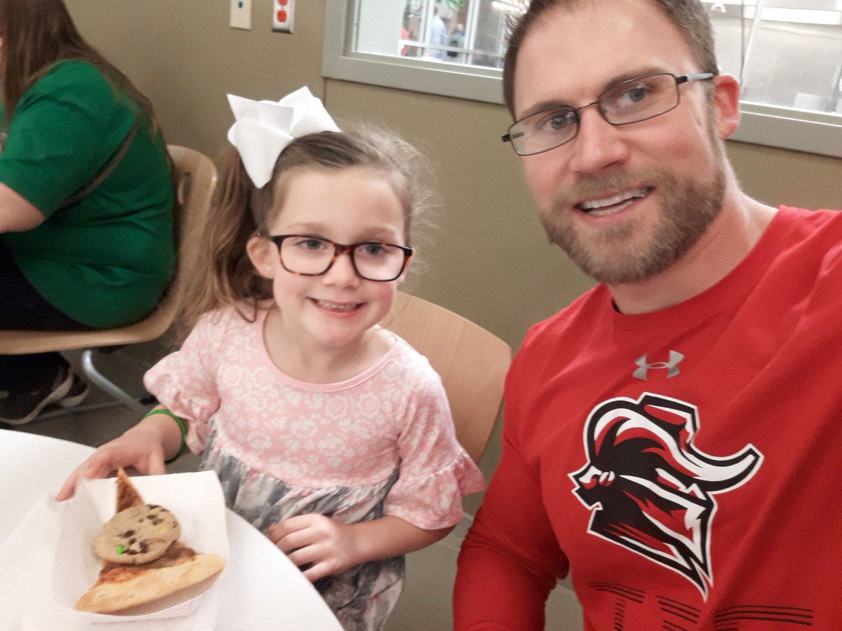 jsmiley1984's tweet photo. If you heard my daughter describe @tylerisd #litcon2020 you would have thought it was Disney Land! @TLRedRaiders @tylerisdlearn @EastTexCraw @KmpWalls @InspirePrincipl @nordin_nathan @RCW72_EDUC @kitawats @jeffus_donna https://t.co/MqUKPTFwMP