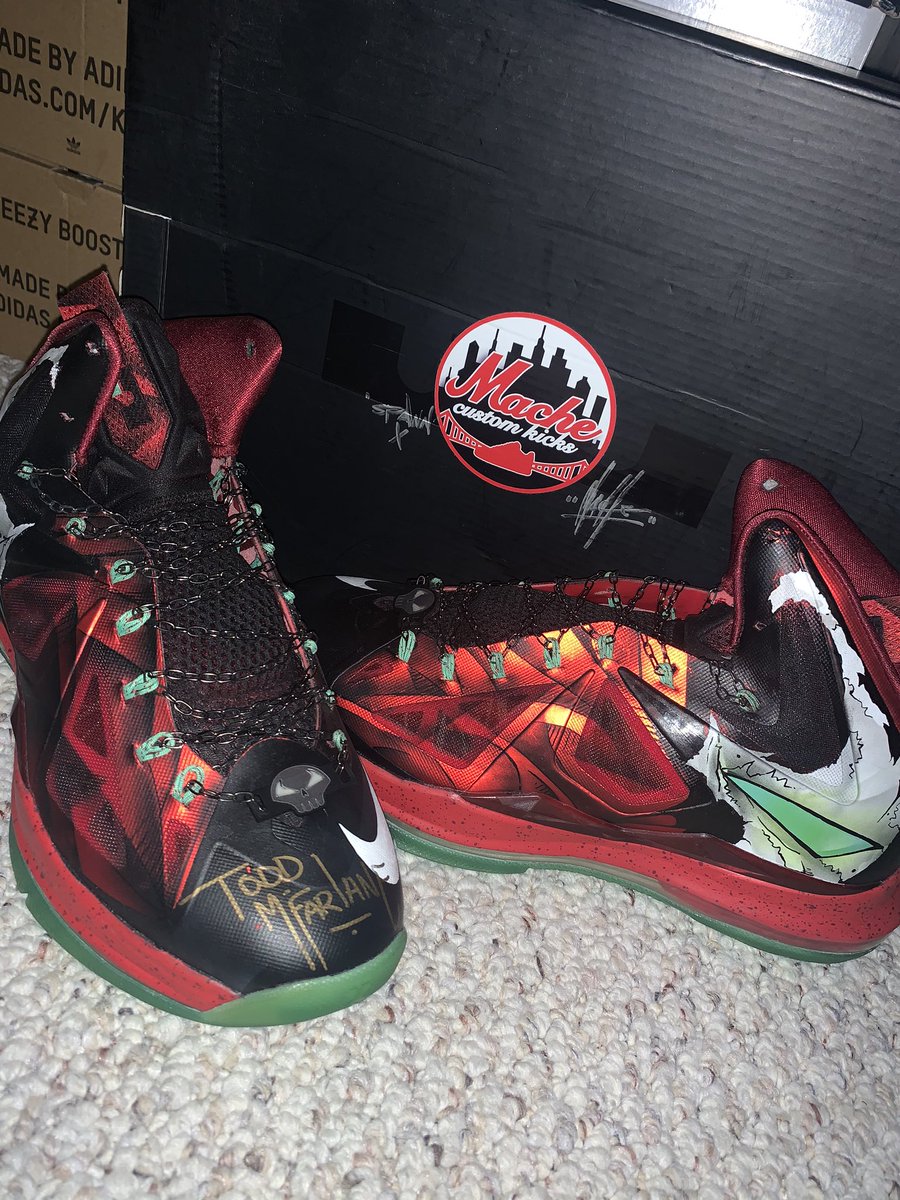 Citystars136's tweet photo. 👑 My pride and joys! @MACHE275 @Todd_McFarlane @KingJames @nicekicks @kicksonfire @ComplexSneakers @nikestore @fullsizerunshow #spawn #lebron10 #LeBronJames #nike #1of1 https://t.co/MVefCufu5z