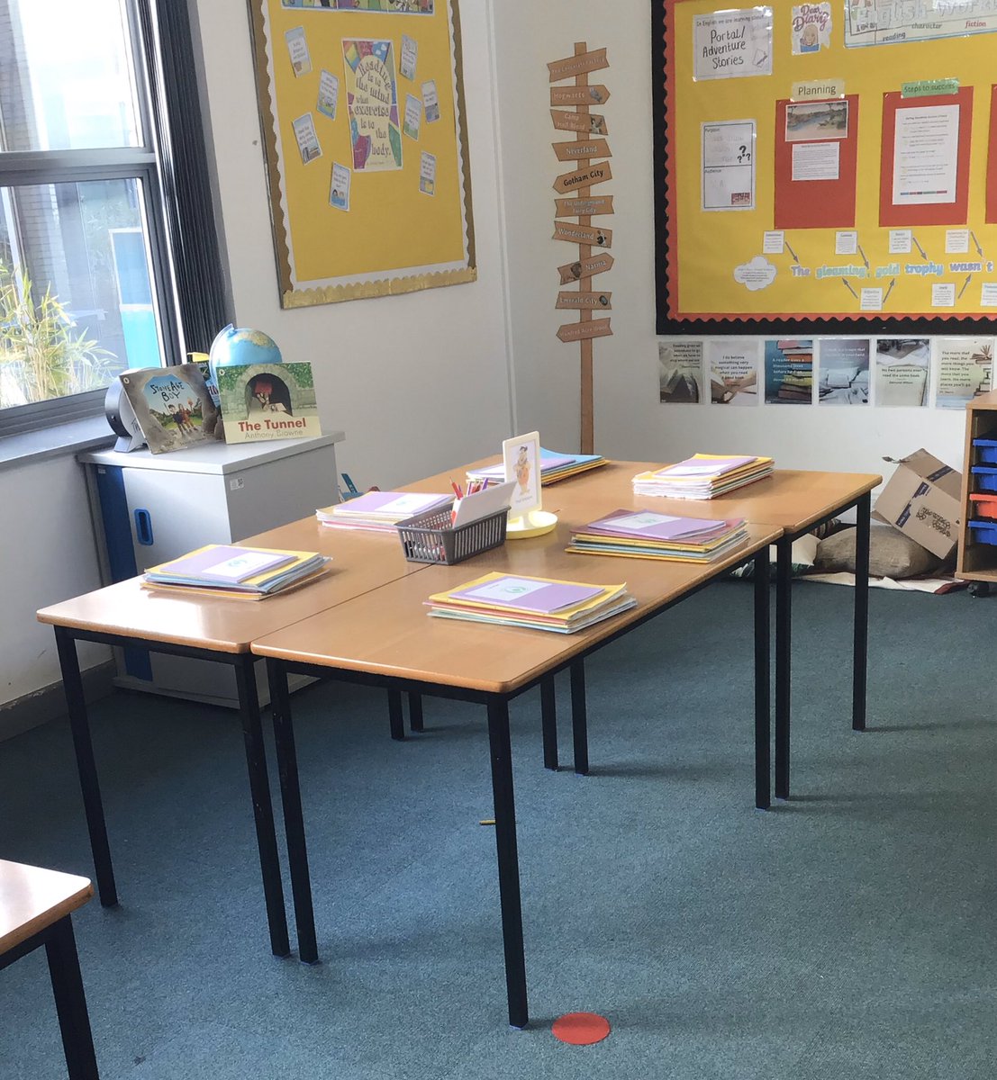 KingfishersMPS's tweet photo. Don’t forget there’s a stay and share this morning in year 3 👀
@MiddletonMPS https://t.co/IKAr85b0Cw