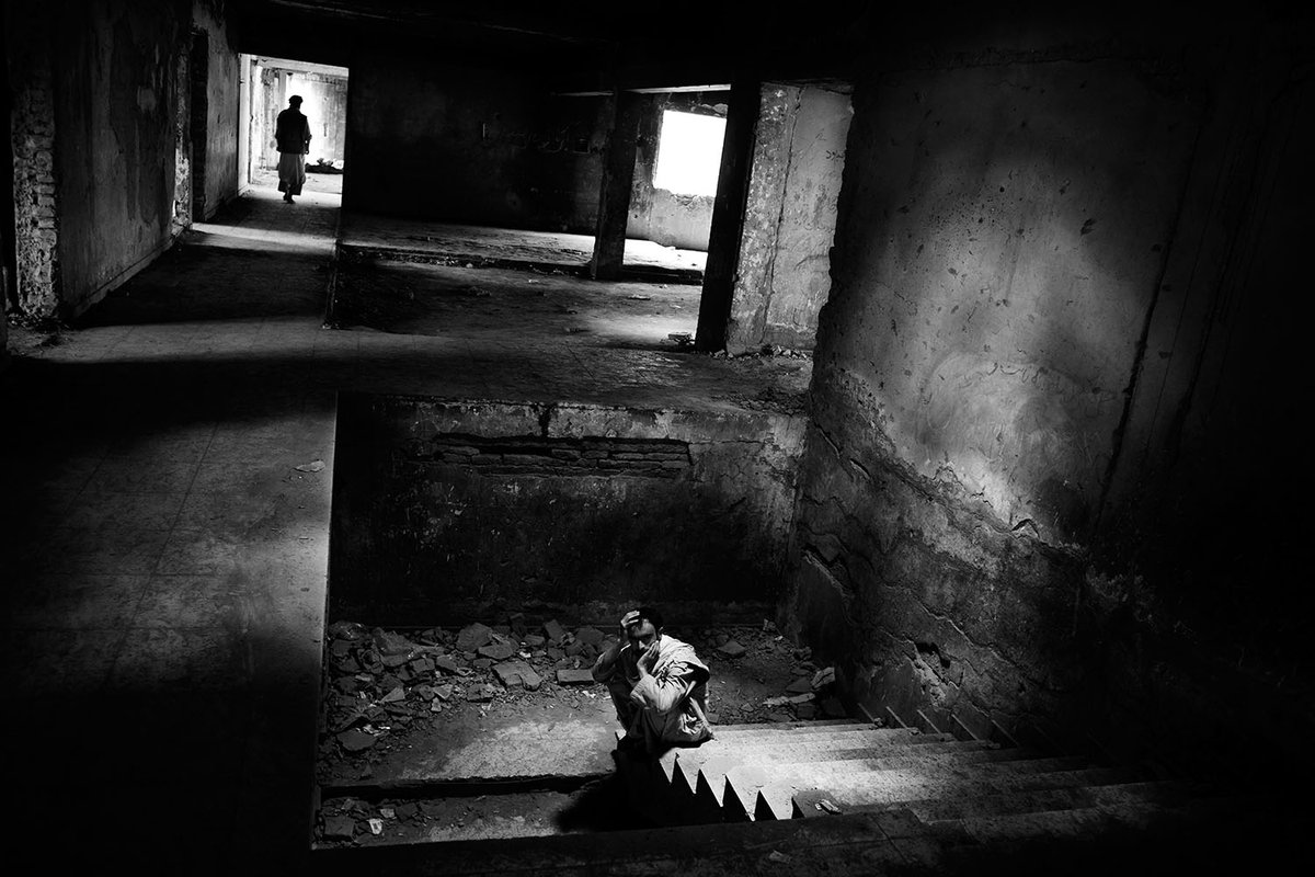 The #truce in #Afghanistan only lasted nine days. It ended yesterday, Monday March 2nd, with a bomb attack in the east of the country.  At least three civilians were killed and 11 others injured.
"Lost in #Kabul" by Massimo Berruti : tinyurl.com/ucn7ey7