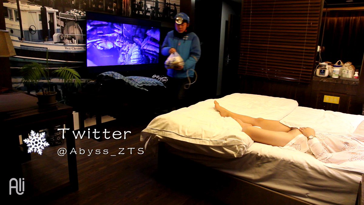 老婆露出外卖小哥