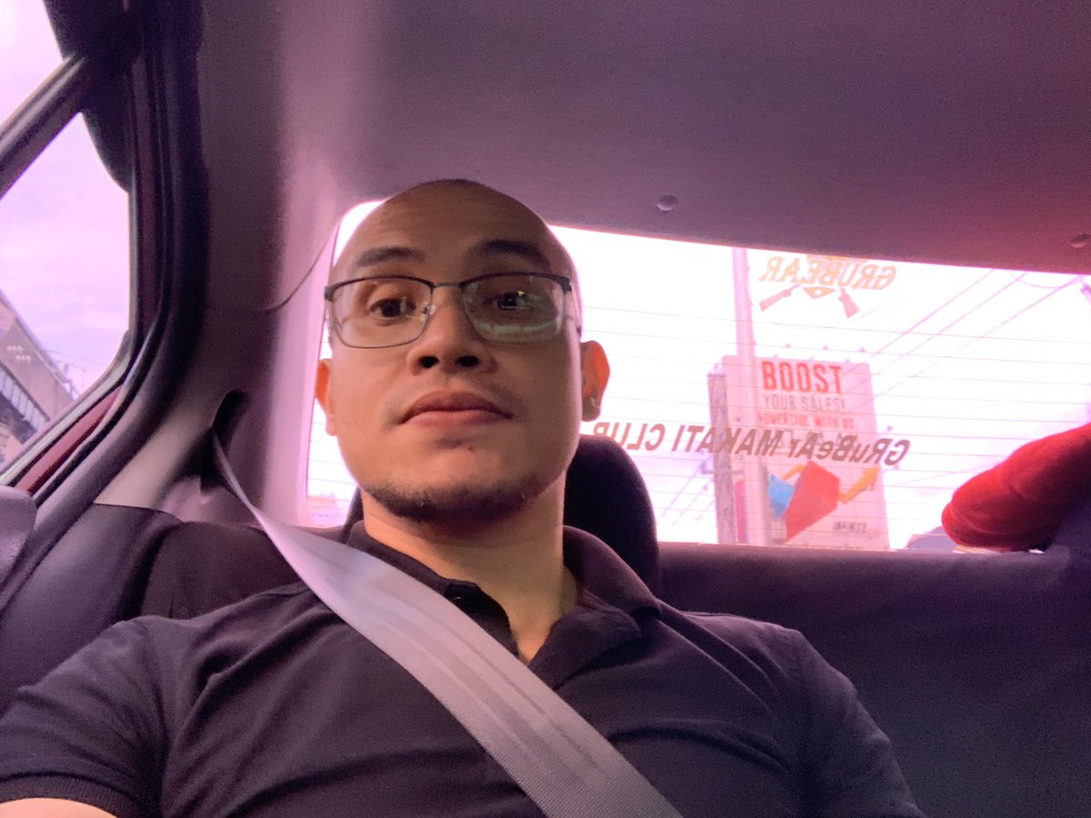 13thFool's tweet photo. Ends my @grabph ride with:
"Do you believe in me I'm yours you're mine. And though you refuse to see, I'll be behind..."
#GoKuya https://t.co/U55ghpBL2Z
