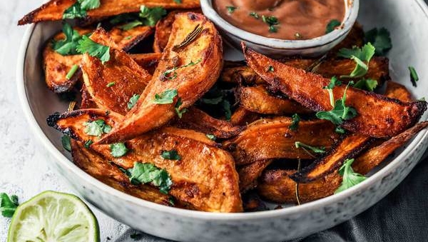 Leckerer würz nicht!☝️ Die praktische 5-Spices-Mischung von <a href="/lebensbaum_/">Lebensbaum</a> sorgt bei unseren Süßkartoffel-Spalten mit Hoisin-Mayo für die richtige Würze!🔥 sharing.kptncook.com/yO0w7JNDw4

#homemadefries #dinnerrecipes #vegetarianmeals #vegetarianrecipe #vegetarianeats