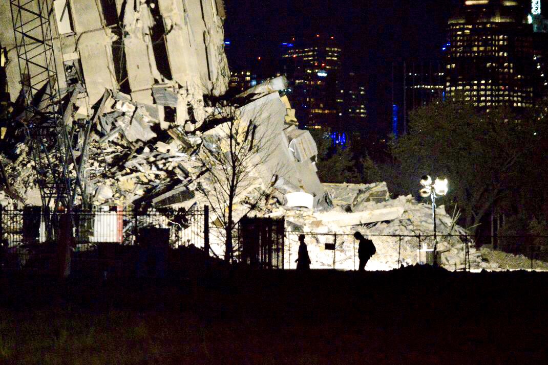 MMcGeeWriter's tweet photo. Silhouettes of the two folks in the foreground at night show the scale of what was left of the Leaning Tower of Dallas @natalykeo
#nabj #nahj #dfwhispanic #dallas #leaningtowerofdallas #streetphotography #nightphotography #urbanphotography #cityphotography #instagood https://t.co/EcZkxe8Ec9