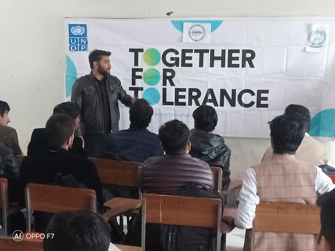 TFTolerance's tweet image. TFT Team Bannu conducted two sessions on the theme of Peace and Tolerance in their University, Bannu. Because one person’s actions can make the world a better place.

#HumaraAzm
#Srengthening_Student_Bodies
#TogetherForTolerance
#TeamBannu