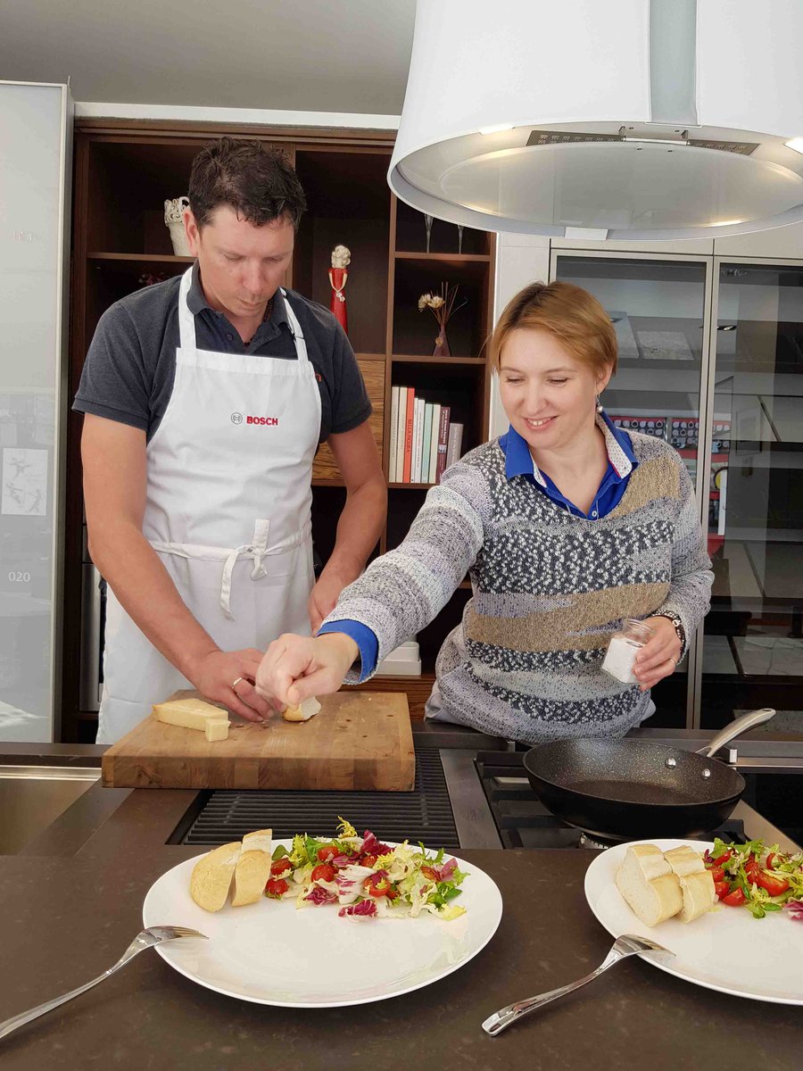 pb_link's tweet photo. Networking over coffee is good, but #networking AND watching your dinner being cooked sounds even better! Join us  for our first ever Kitchen Networking Event on 19.03 at Amberth, #London. This one is aimed at #Construction &amp; #Property businesses. Book now https://t.co/G1bESZCqZ0 https://t.co/Px9nGzhDw1