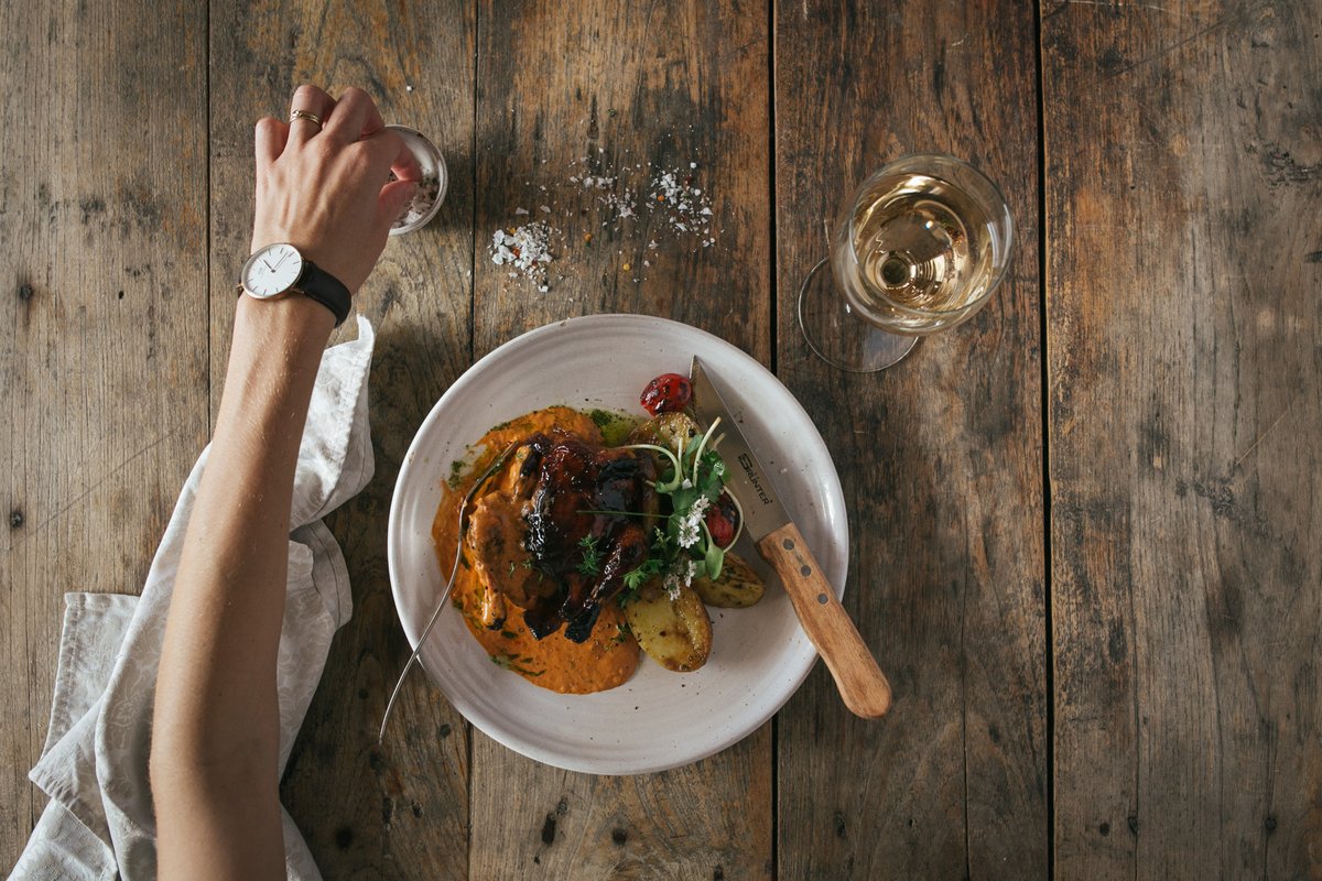 kitchenthinksa's tweet photo. WHAT SETS A GREAT RESTAURANT APART?

* They know who their market is and what they want
* They have a concept that stands out from everyone else in the area
* They deliver great value that meets or beats expectations, EVERY TIME
* They are well run businesses! https://t.co/5e6ZTB7Zp4