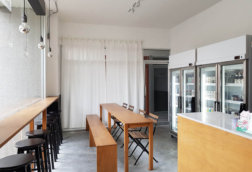 bkmagazine's tweet photo. This craft beer bottle shop is a stone’s throw from BTS Thonglor
#BKMagazine #BKBars #BangkokBars #CraftBeer
https://t.co/DGjGB9EtVX https://t.co/uUS4GZiqxq