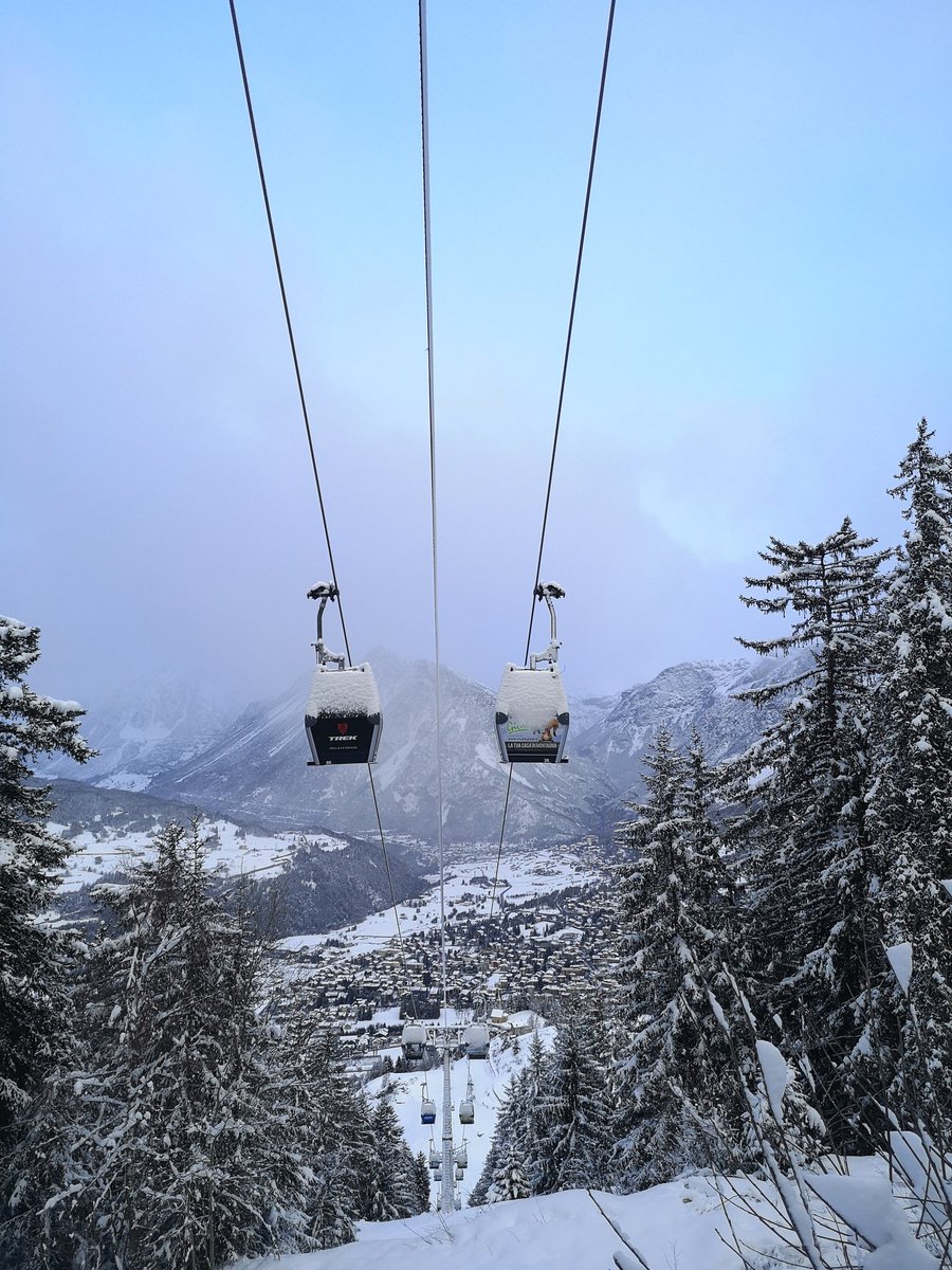 bormioski's tweet image. #bormio questa mattina si presenta così! 😍☃️❄️

Paesaggio imbiancato da favola.

Guardate le nostre webcam: bormioski.eu/webcam-bormio/

#neve #nevicata #3marzo
@3BMeteo @skiinfoit @neveitalia @skiweather @bollettinineve @Bormio_Tourism @Valtellinanews @in_lombardia