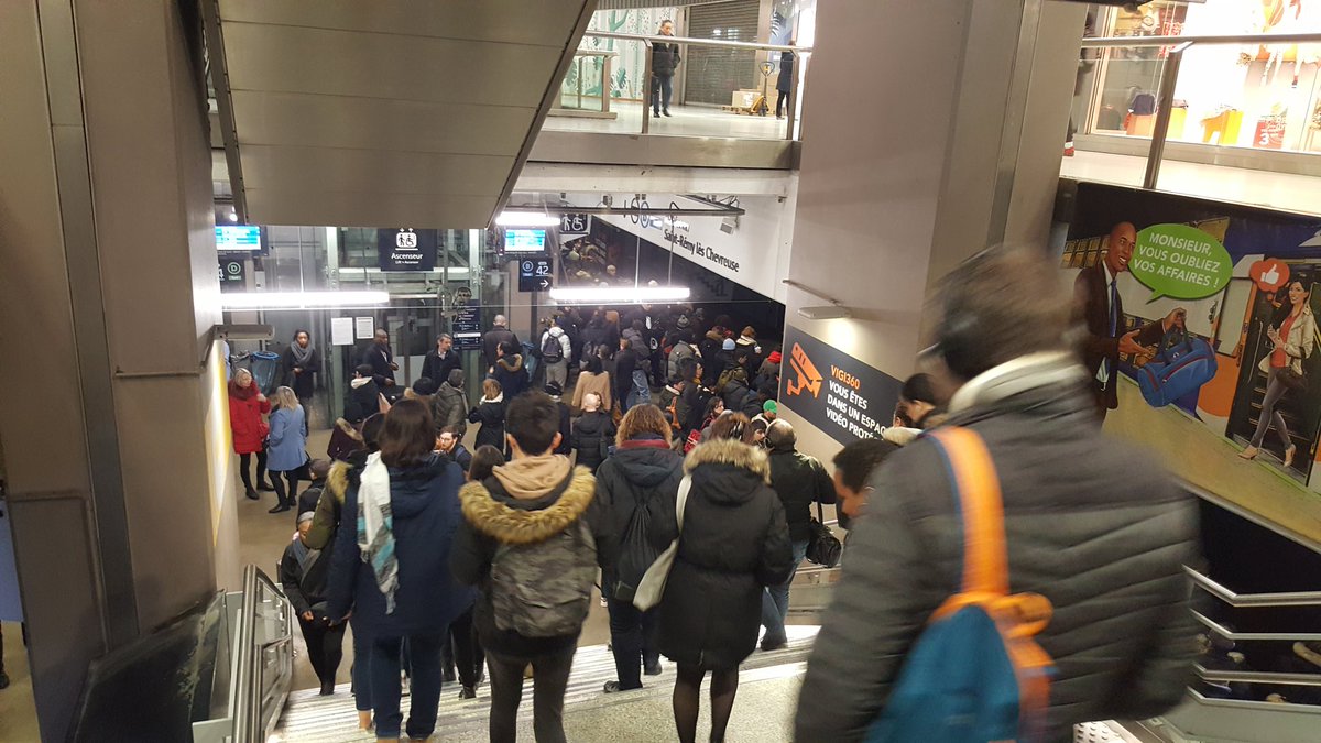 22/ prendre les transports blindés.Okay en fait c'est la tête que vous avez faite en lisant ça qui me fait rire .