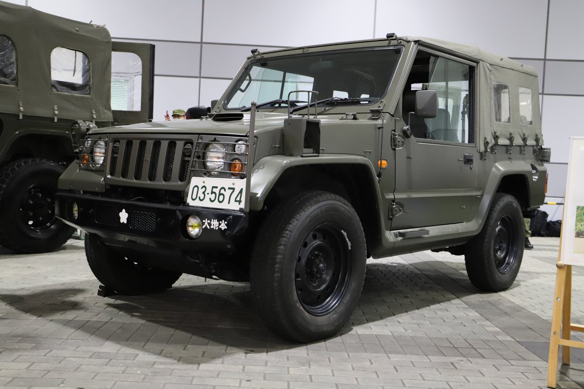 GEOLANDAR_JP's tweet photo. 🏁🚙大阪オートメッセYOKOHAMA装着デモカー紹介💨

出展者：自衛隊　様
車両：1/2t トラック
タイヤ：SUPER DIGGER 817
サイズ：215/85R18 LT

#YOKOHAMA #ヨコハマ #SUPERDIGGER #オートメッセ #自衛隊 #トラック #yokohamatire https://t.co/M5OgXFnzAe