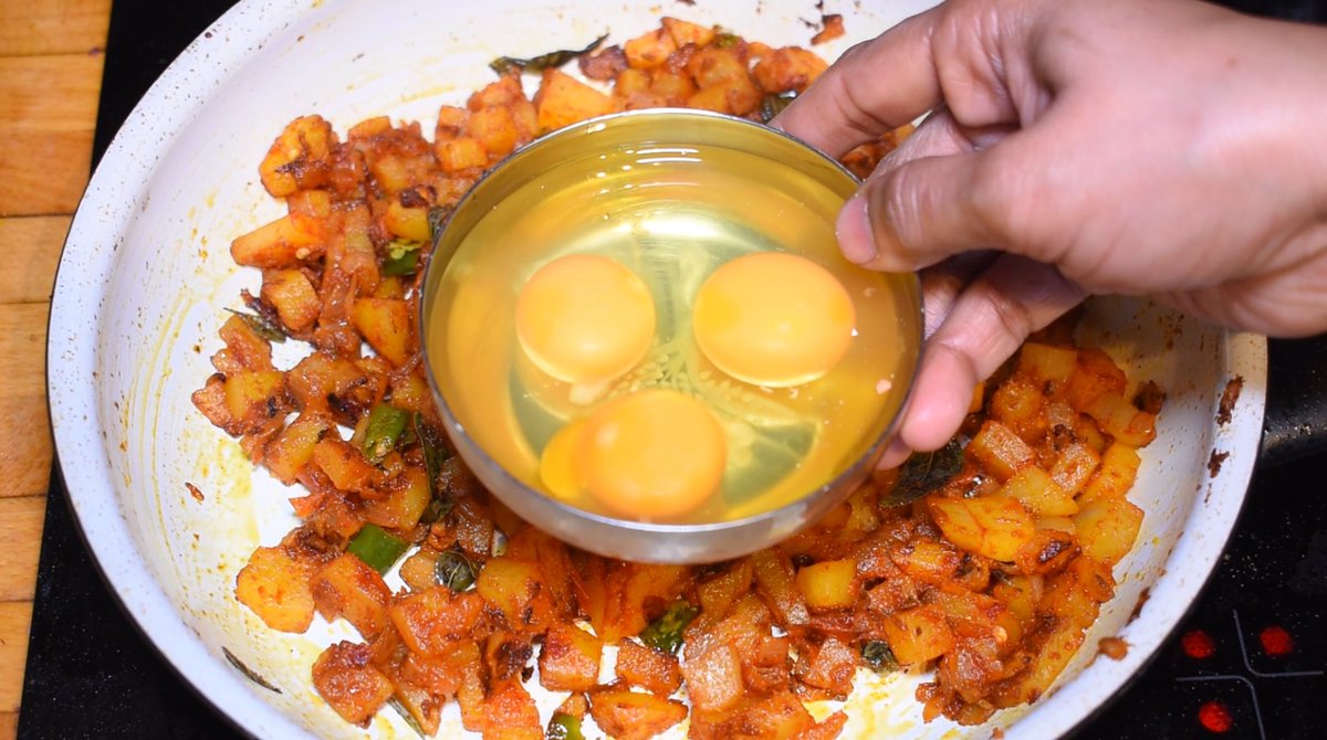 pottoplates's tweet photo. Dear Friends, If you want to prepare a delicious side dish for Chapati/ rice super fast with Just Eggs &amp; Potato, try this Bhurji recipe. It simple but tasty and takes only about 10 mins to prepare. Enjoy.
Full YouTube video: https://t.co/nPGmn5oEoQ
English Subtitles available. https://t.co/AFXuTAher9