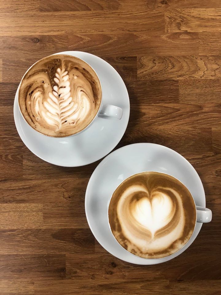 FuelHouseAlloa's tweet photo. #FuelUp at the #FuelHouse with our Daily Deals

Any basic range sandwich - pack of Golden Wonder crisps or piece of fruit. 500ml bottle of water / 330ml can of juice. 

Take away only  £3.20 or sit in only £3.60. https://t.co/lmr0qjD26U