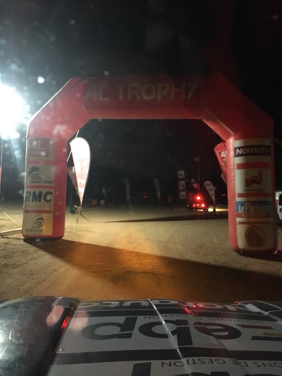 IUT_Sceaux's tweet photo. Joseph et Adrien de @IUT_Sceaux @UnivParisSaclay au bout de leur parcours. Bravo à nos étudiants🚙💪🚙 !
@4L_Trophy @lesIUT https://t.co/a0i2aywVCn