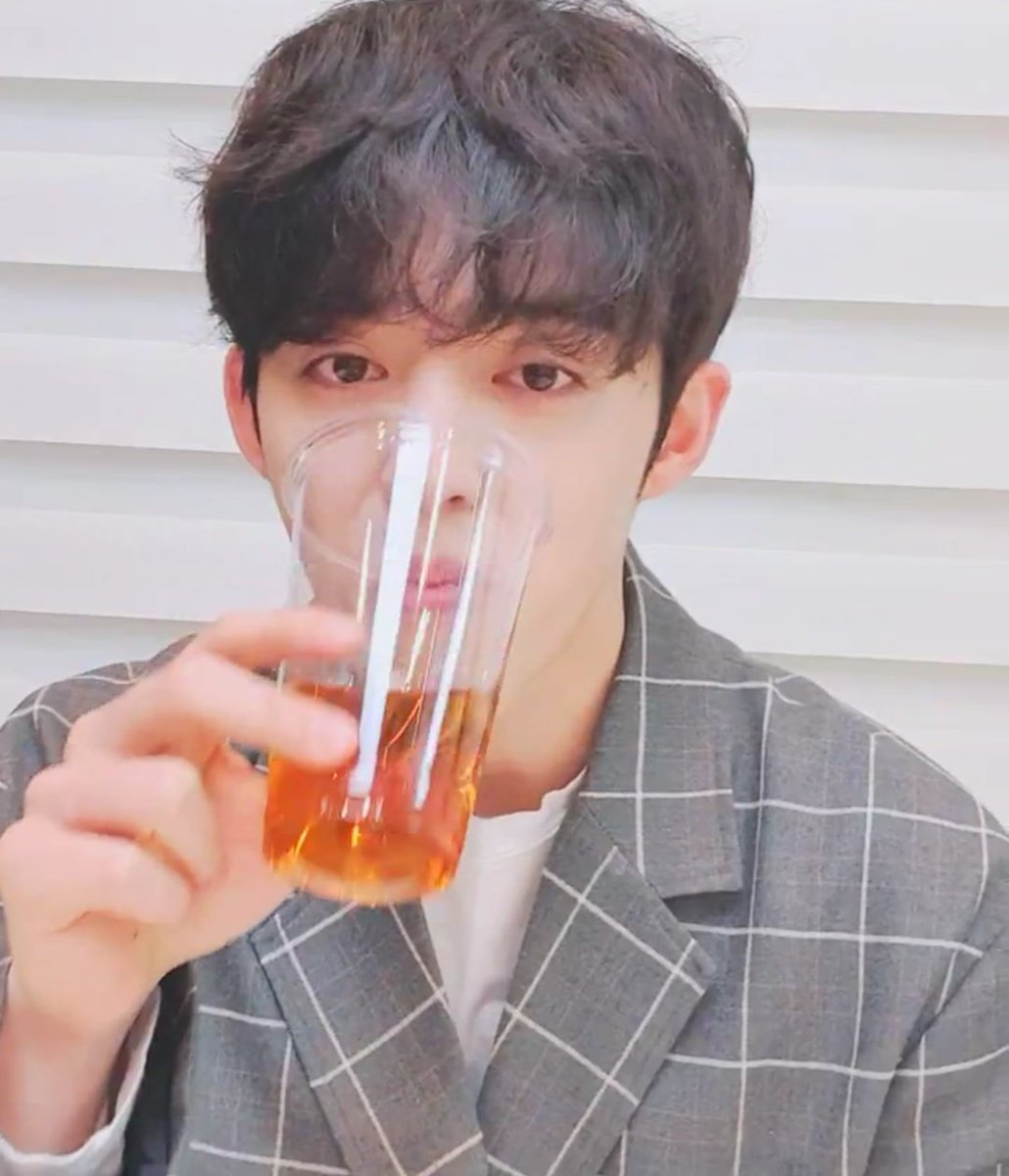 bloominjicheol's tweet photo. 𝓗𝓪𝓹𝓹𝔂 𝓐𝓷𝓷𝓲𝓿𝓮𝓻𝓼𝓪𝓻𝔂 𝓙𝓲𝓬𝓱𝓮𝓸𝓵🌷
✥ 𝓪 𝓭𝓮𝓬𝓪𝓭𝓮 𝓪𝓷𝓭 𝓪 𝔂𝓮𝓪𝓻 ✥

03.03.20
10 days until #BloomingJicheolDay
Seungcheollie is on VLIVE today. His first official apprerance since his haitus! 💕
We miss you and we're glad your looking so well and so fine. https://t.co/Ly5G8gGvsG