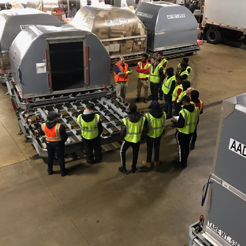 UPSSafety's tweet photo. Container Transfer training with training specialist Joe Philiposian. Teaching pinch point awareness and communication! #keystomysafety, #RampMMXX, #teamPHLsnaps @ChesapeakUPSers @JohnEitel2 @LDubbsUPS https://t.co/ev06hQ9xjI