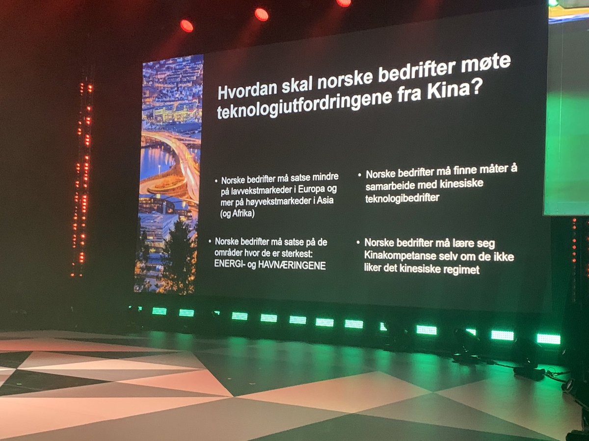 LineBJacobsen's tweet photo. Torgeir Reve på #vestlandskonferansen «Norske bedrifter må satse på de områdene de er sterkest på : energi- og havnæringene» https://t.co/LFIyYqVUlz
