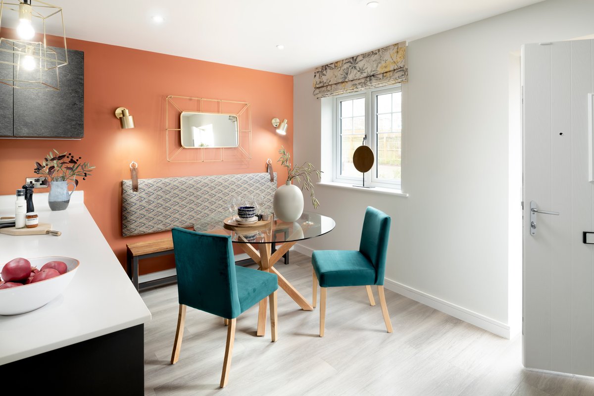 :::AVAILABLE NOW::: Located in the quintessential village of #Billingshurst, West Sussex, Stanley Mews combines modern architectural and interior design values with high specification to present 2, 3 and 4 bedroom homes of exceptional quality and value soo.nr/xudL 🏡