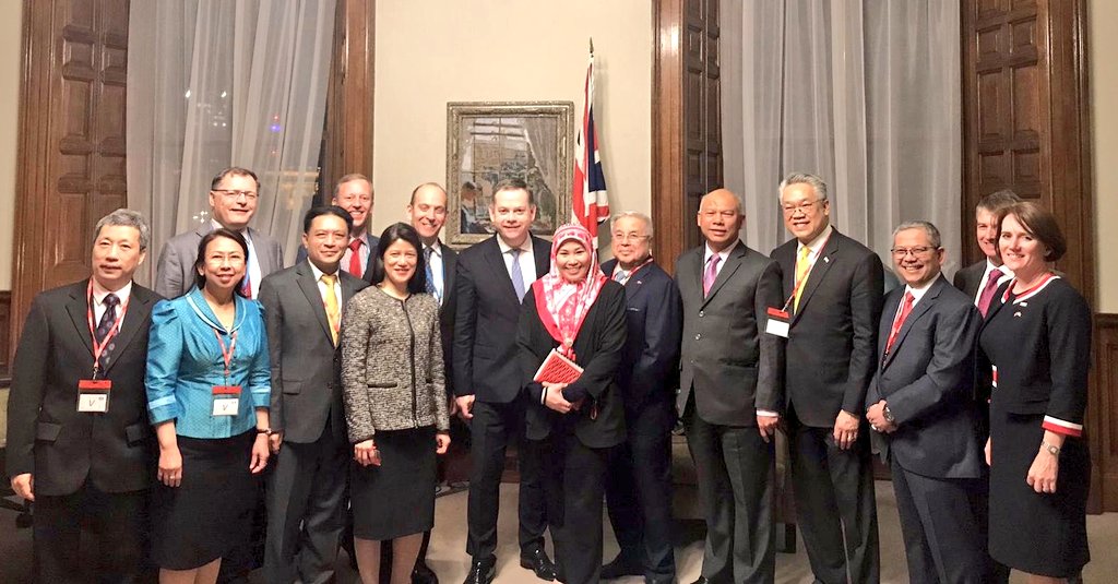 Had the pleasure to meet <a href="/foreignoffice/">Foreign Office</a> &amp; <a href="/DFID_UK/">DFID</a> Minister for Asia <a href="/nadams/">Nigel Adams</a>, congratulation on your new appointment. Look forward to working with you to strengthen #Indonesia-#UK relations &amp; <a href="/ASEAN/">ASEAN</a>-UK relations together with my #ASEAN colleagues. #IndonesianWay