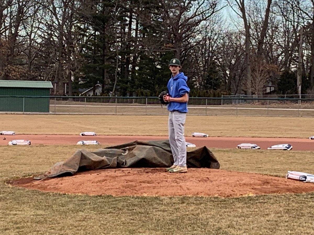 GoodDay4TheRam's tweet photo. Opening day of the season and these 4 were able to pen on the game mound. Pretty memorable #rams2020 https://t.co/PV4TlEoWQH