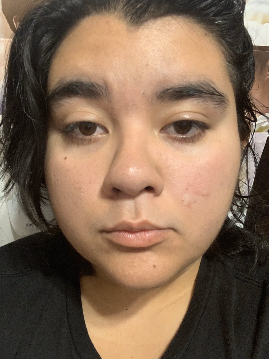 daechwiiiita's tweet photo. lol bold of me to be barefaced without my glasses for this #arsd #hellalate https://t.co/r04Yb5AeJd