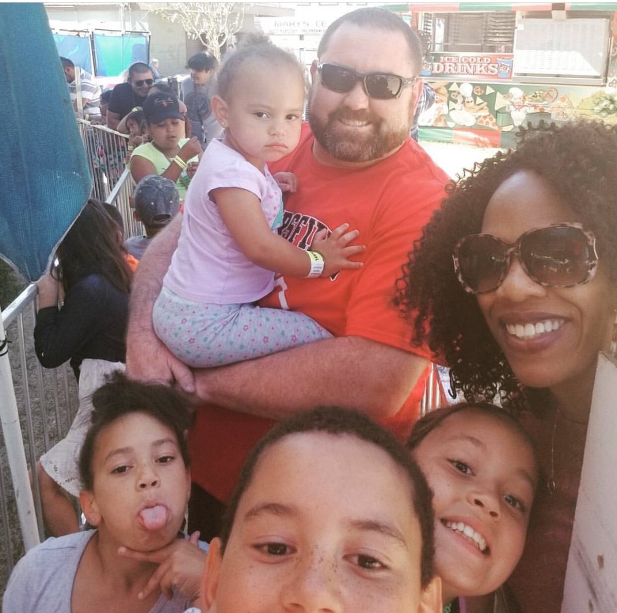 AllStar_Bowl's tweet photo. The @USArm #AllStarBowl has been blessed to have our dynamic and energetic #ASBCHEER Coach, Sherrina Clark, for years. She is a married mother of four who is an educator by trade. She literally dedicates the majority of her 24 hours in a day to children in our community! https://t.co/rM2HiZHapD