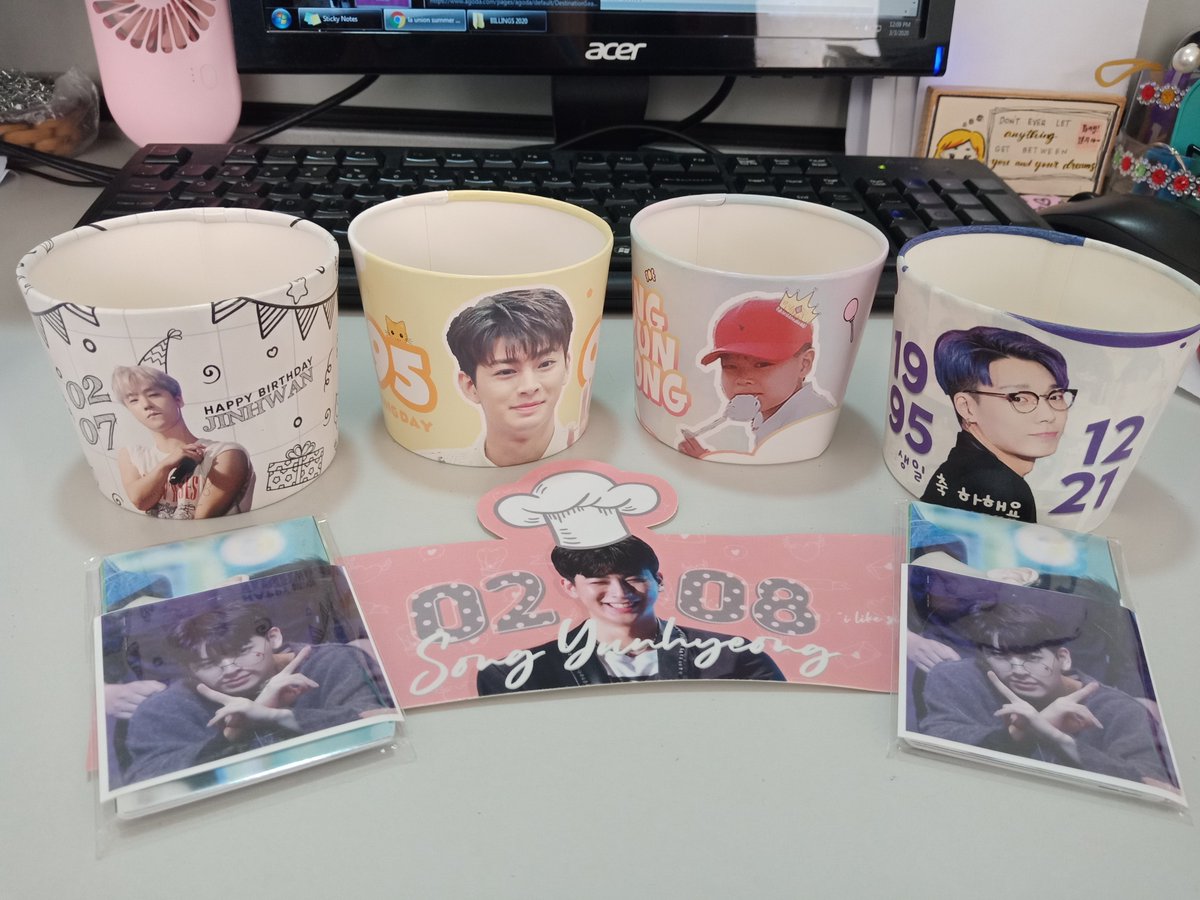 _yourstrulyemji's tweet photo. I'm so down sa work kahapon at ngayon pero pagbukas ko ng package, muntik na ako mapatili kasi may free cupsleeve then pagbukas ko pa omg! Nagtaka ako bakit apat ang airholder. Halaaa!! Bakit ganun ♥️ sobrang saya ko! @_208st super thank you! Super legit! ♥️ https://t.co/ndtrnazyOK
