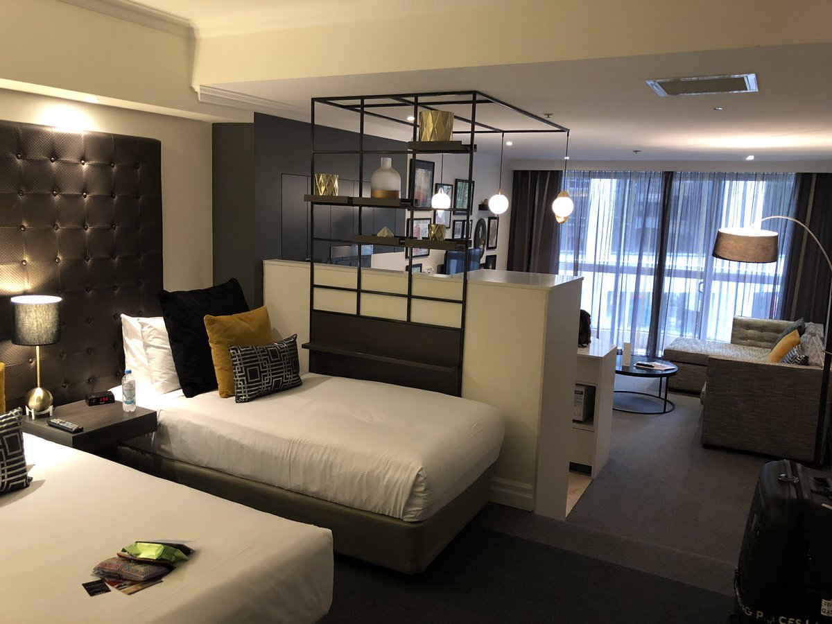 cazkeeps's tweet photo. Our apartment is soooo cool! The most exciting thing is we have a WASHING MACHINE!!! Weβre so damn happy #travellerslife π oh and we saw sydney opera house on the way ππΌπ¦πΊ #helloaustralia https://t.co/D6CZo9CoOo