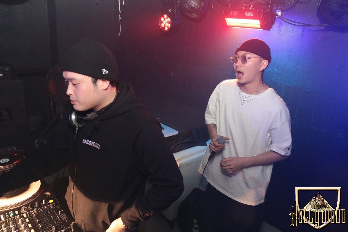 3crown_luxs tweet picture