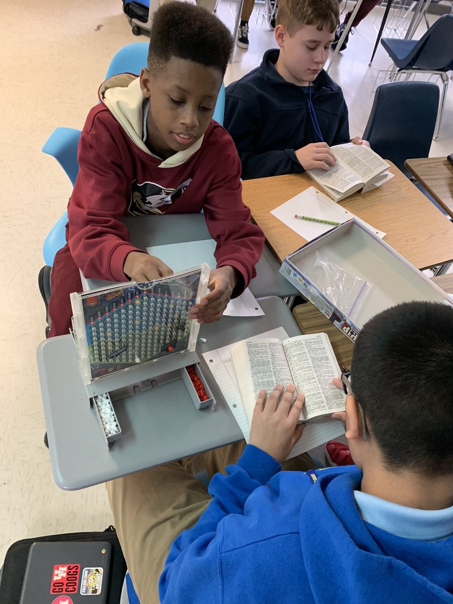 lfalc1's tweet photo. We used traditional games as a means of motivation to pick up our dictionaries. 🤪 #theydiditforconnect4 #lowtechday @EMSBraves  #cisdnomc #cisdmakeitfun https://t.co/J95BF5SBOR