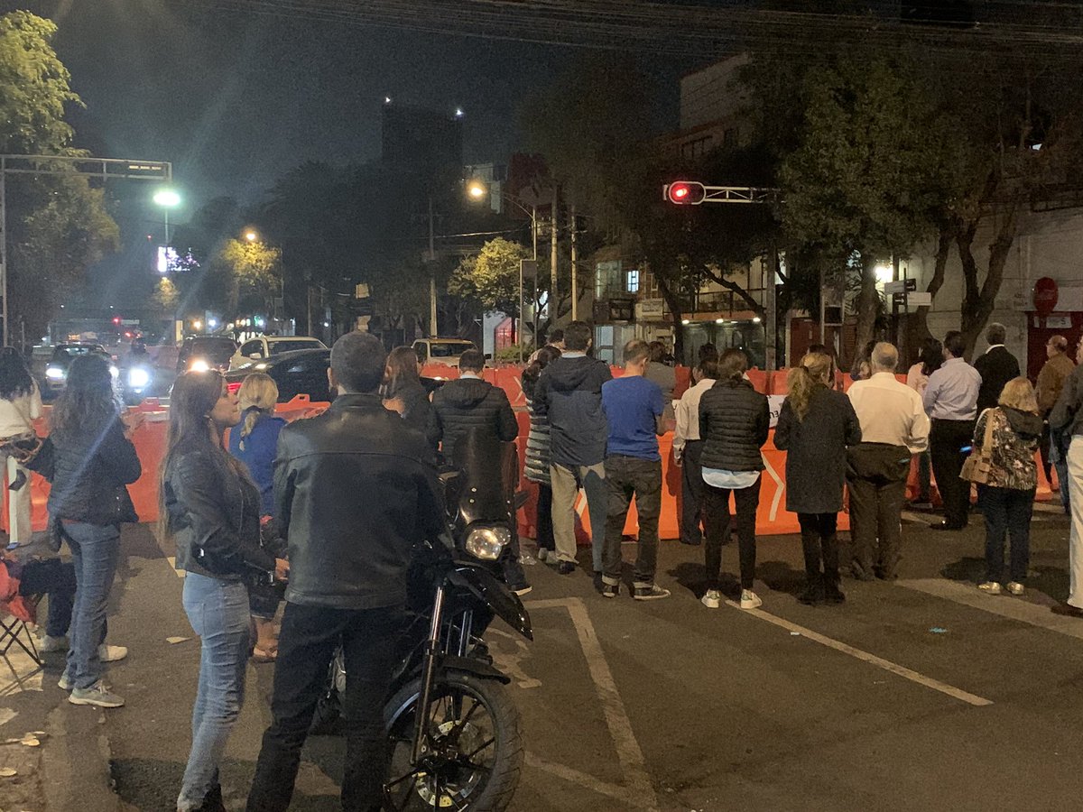 sindycarolinago's tweet photo. @En_laDelValle  manifestación encontra del metrobús en av Cuauhtémoc y pilares #unidosporcuauhtemoc https://t.co/uut4vEB24W