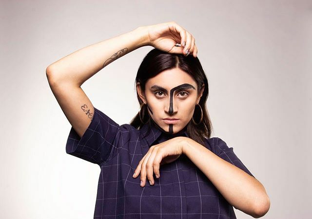 ari_quartier's tweet photo. Iconic; lo más bello de proyectos personales es compartir cómo miramos el mundo. 
Dirección de arte y estilismo. 📸: @damnpxlphoto 
Modelo: @ratin_g4 
Overol ploster @1.8takamura 
#artdirection #photography #fashion #makeup #mua #contentcreator https://t.co/9LegjDPU1p https://t.co/m7D3wvIDeX