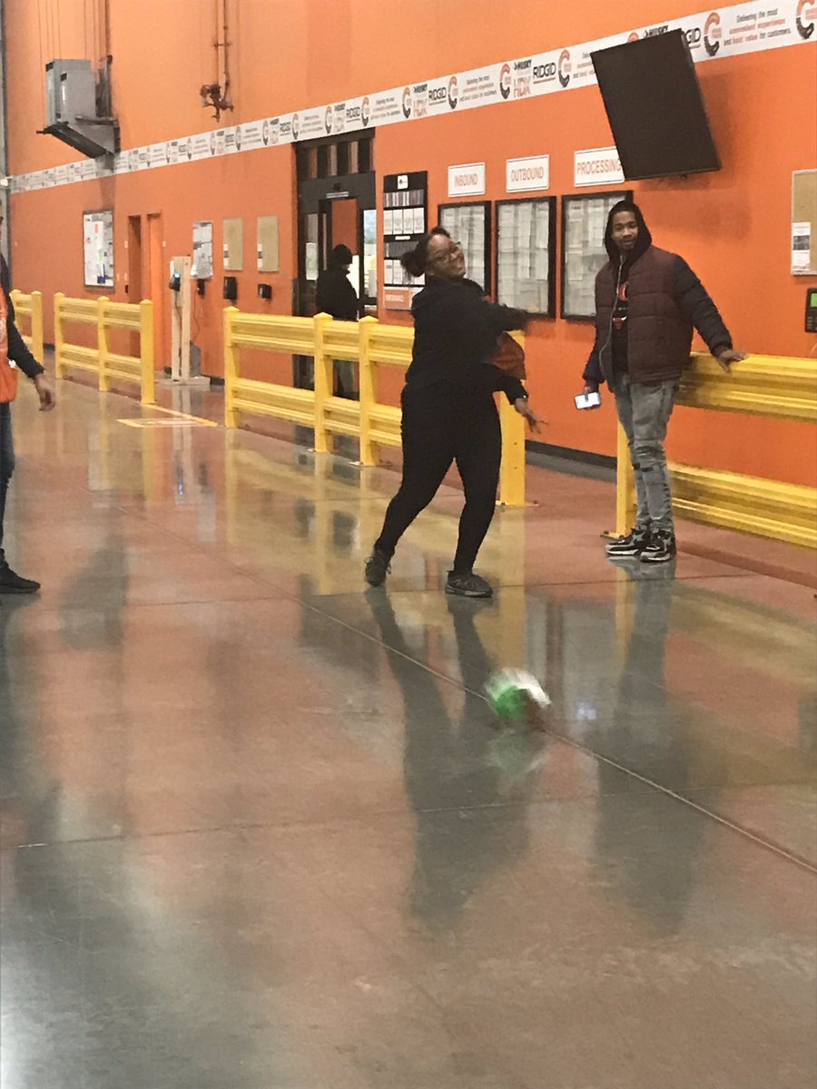 Samanth87202164's tweet photo. Bowling Frozen Turkeys for the Homer Fund Drive. #whosReadytobowlforacause #homerfund2020 #livingourvalues #key2rocks https://t.co/8G1lVhhcg0