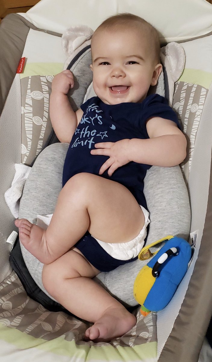 5sosbae_xx's tweet photo. The cutest baby ever says hi ๐ฅฐ
#AshtonMichael https://t.co/ym3Wges21t