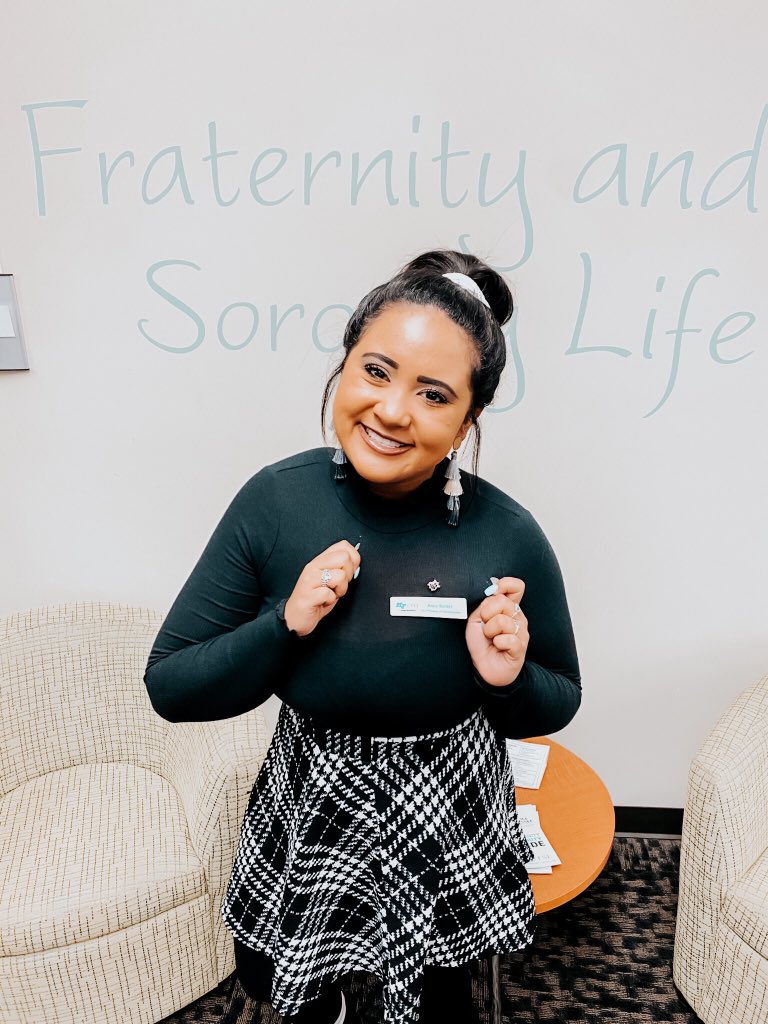 ✺Happy International Badge Day!!✺ 

Today, we reflect on the importance of our badge and how influential this symbol is to our sisterhood.

Look how cute our sister, Anna Rucker, is in her badge!!