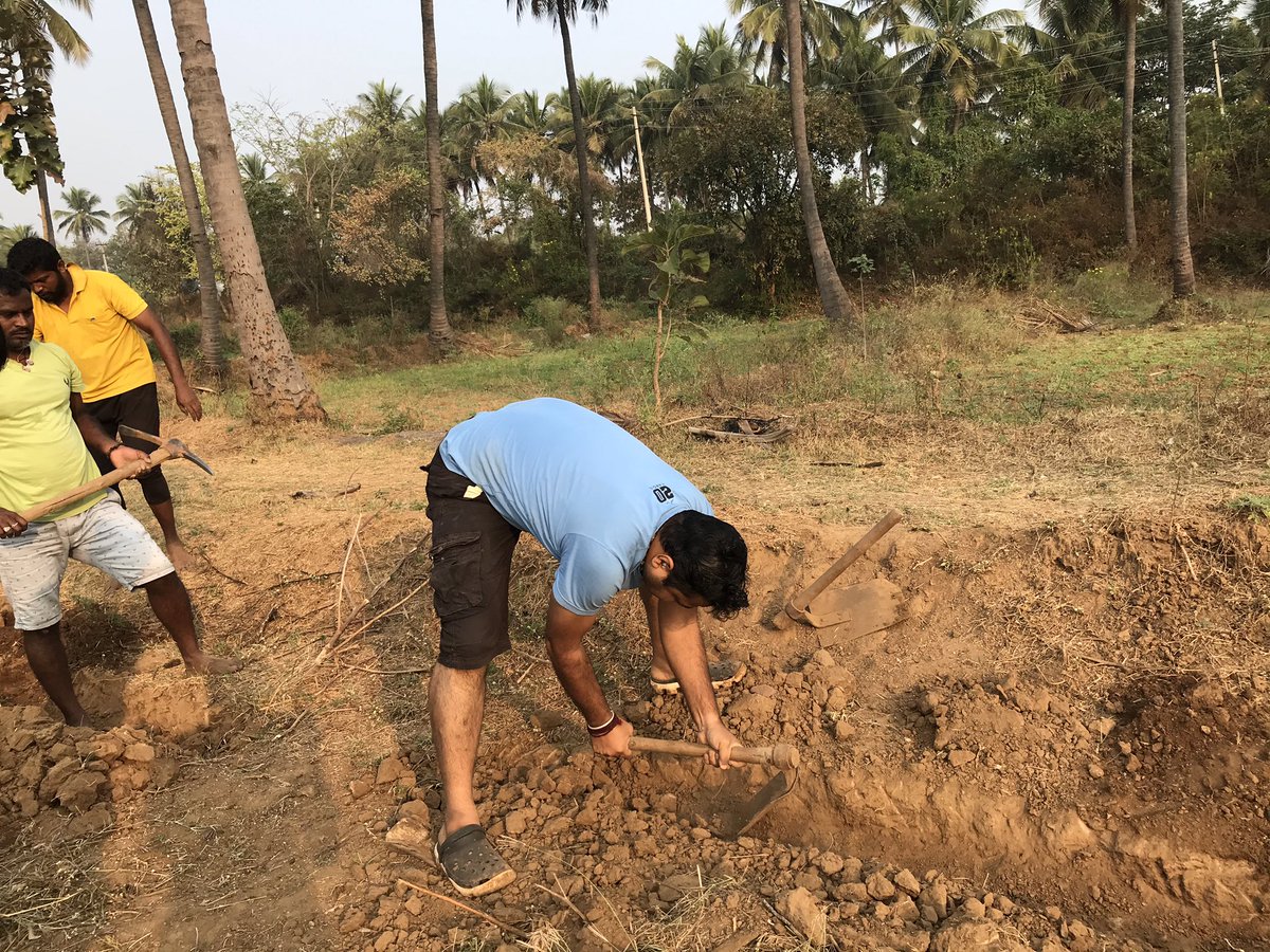astitvam's tweet photo. Life in #YuvaFarm is absolutely wonderful. Spending time with gauri-Lakshmi and Harihara then hard work for 2 hours.
Breakfast and then a long study hour!!
Heaven.. https://t.co/uAXGXhrO87